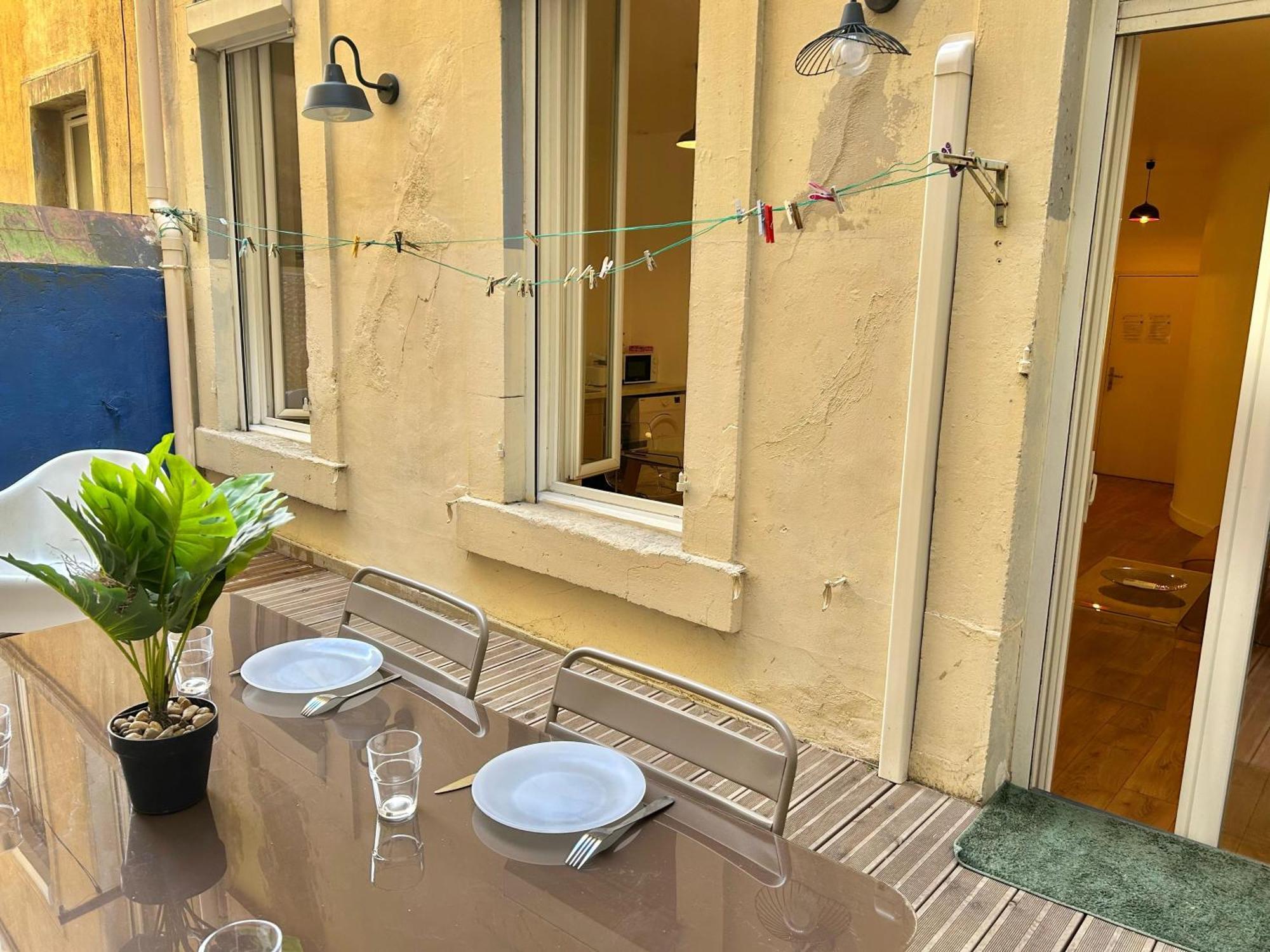 Chez Marie Et Romain- Appartement De Charme Au Coeur De La Joliette Proche Panier Centre Ville Marseille Luaran gambar