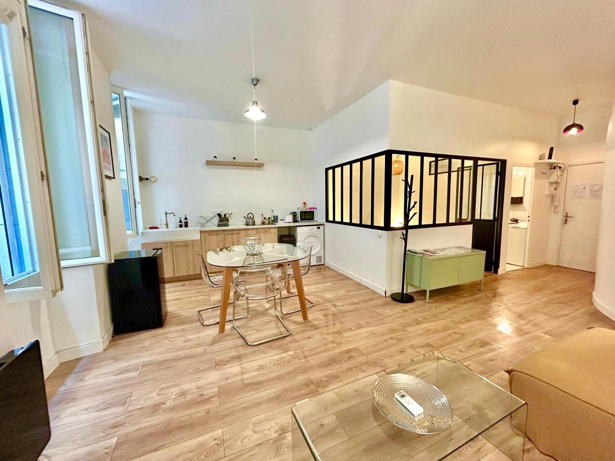Chez Marie Et Romain- Appartement De Charme Au Coeur De La Joliette Proche Panier Centre Ville Marseille Luaran gambar